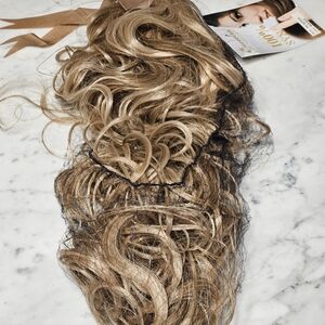 NWT - Elegant Brown Ponytail Hair Extension (28" Long)